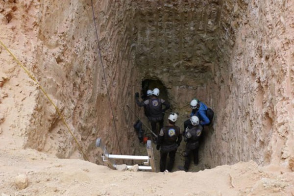 حفر أزيد من 25 مترا بإشراف من طوبوغرافيين لإنقاذ الطفل ريان