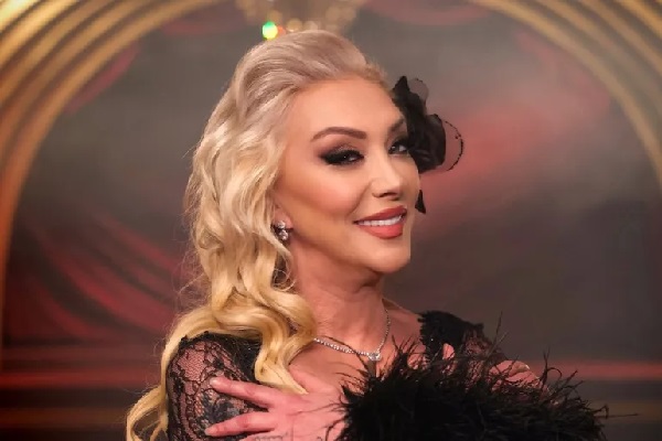 مصرع مغنية تركية جراء سقوطها من شرفة منزلها