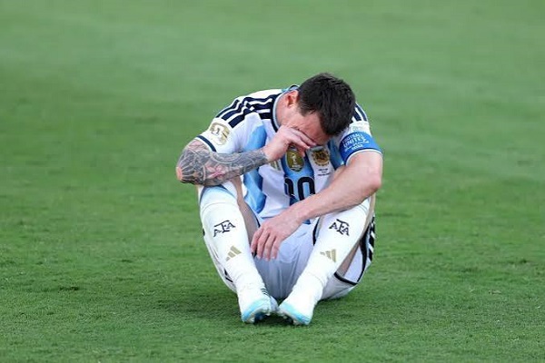 ميسي يعلن رسميا انهاء مشواره الكروي الدولي مع منتخب الألبيسيليستي