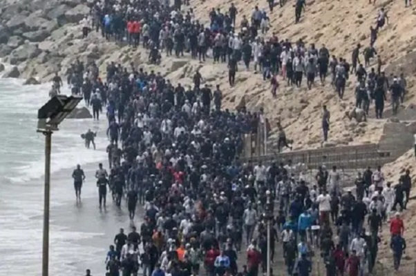 الشباب المغربي يرسخ الاستثناء في سكونه وحراكه ويحول الهجرة غير النظامية إلى رسالة وطنية عابرة للحدود
