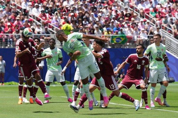 منتخب قطر يحقق تعادلا بطعم الفوز أمام نظيره السويسري